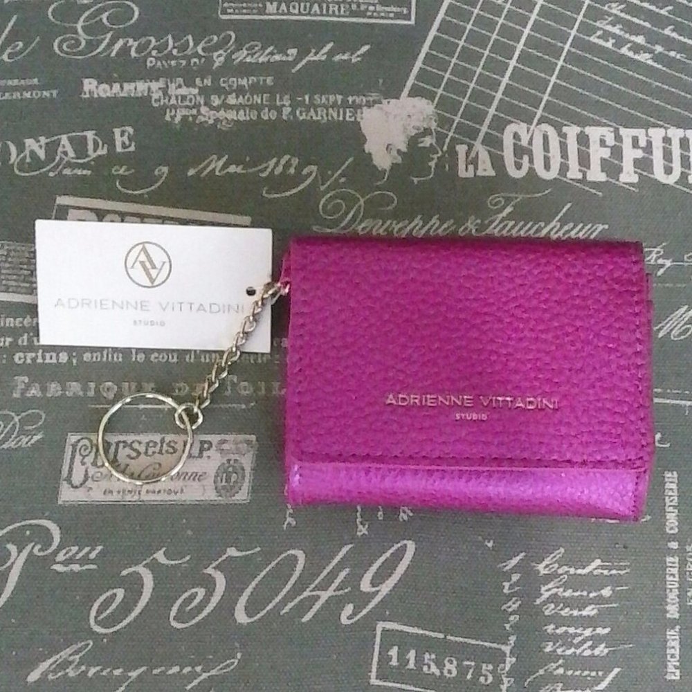Adrienne Vittadini Studio Charging Card Holder